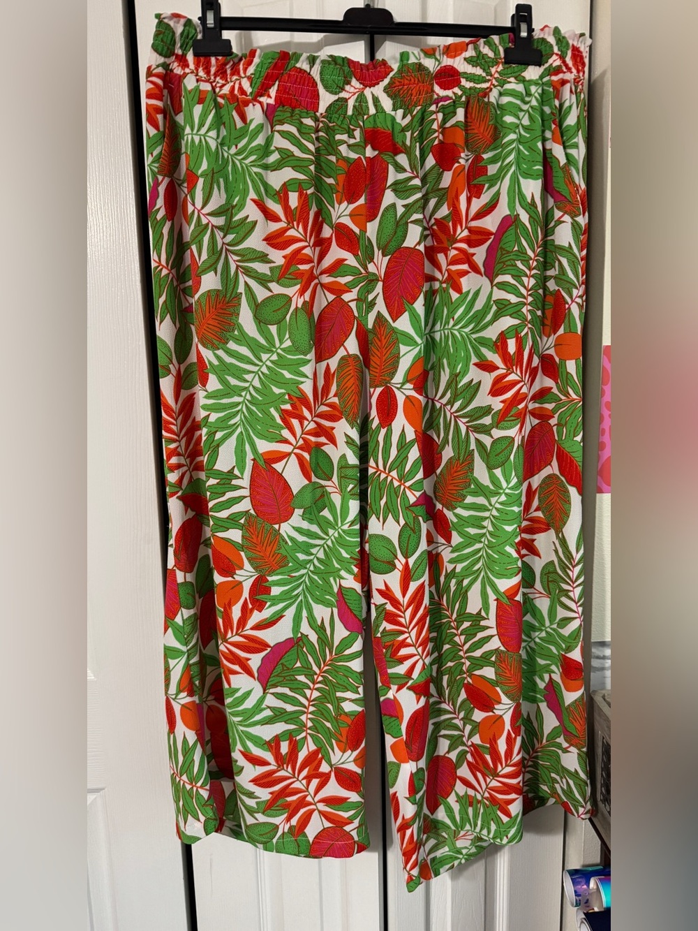Tropical Leaf Print Palazzo Pants - Vibrant Green & Red Foliage